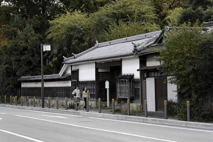 織田家長屋門