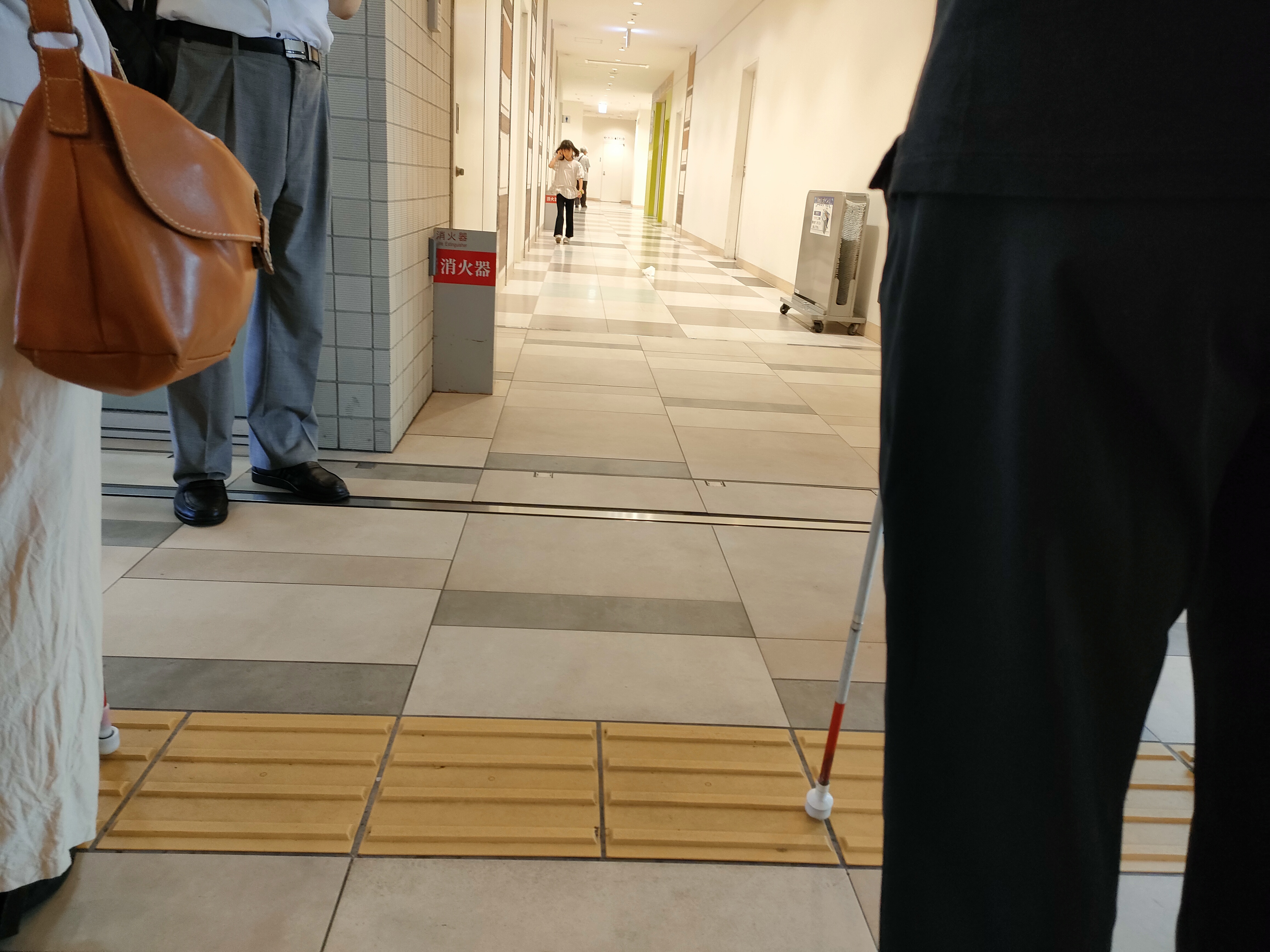 改修前（2階東トイレ通路）
