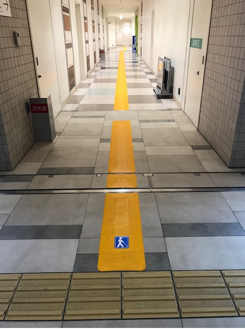 パピオスあかしトイレ前廊下改修後写真
