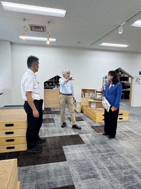 写真:視察の様子_4