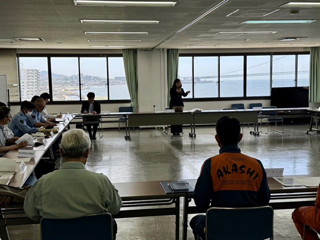 写真:連絡会議の様子_2